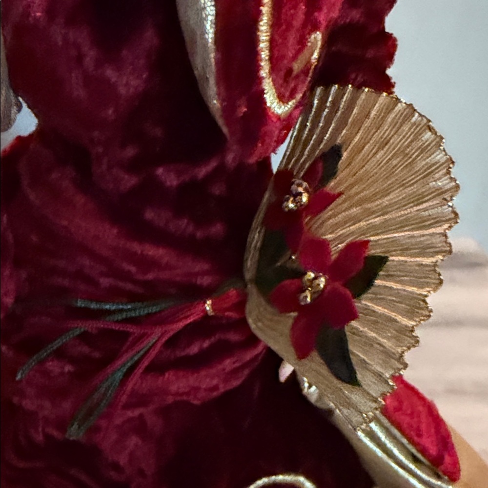 VINTAGE PORCELAIN HOLIDAY BARBIE - Picture 7 of 8